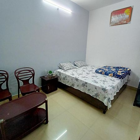 Girija Shail Bhavan Ayodhya Екстериор снимка